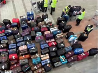 The Latest: Hundreds of thousands of passengers face flight cancelations as Heathrow closes