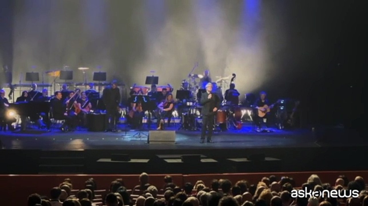 Samuele Bersani, la rivelazione dal palco: «Ho avuto un tumore, grazie per l'affetto»