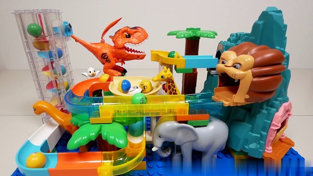 Jungle Lion and Colorful Building Block Track [Blocks And Marbles]