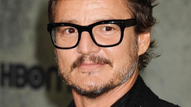 Fou Mais Vrai : Pedro Pascal a été une star de la natation avant d'être acteur !