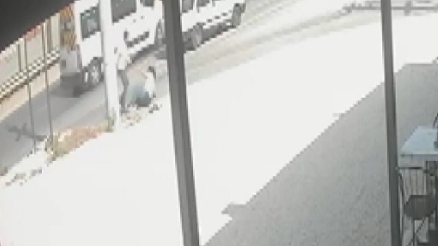 Savcı, eşini sokakta 4 bıçak darbesi ile öldüren sanık için ağırlaştırılmış müebbet istedi