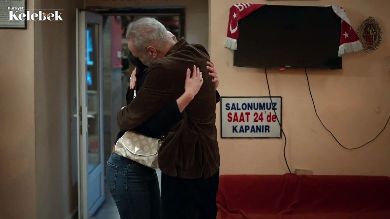 Azem 'İnci Taneleri'ne sarıldı, gözyaşları sel oldu