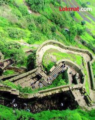 बेपत्ता मानसीचा लोहगडाच्या पायथ्याला मृतदेह; ४८ तासात काय घडलं