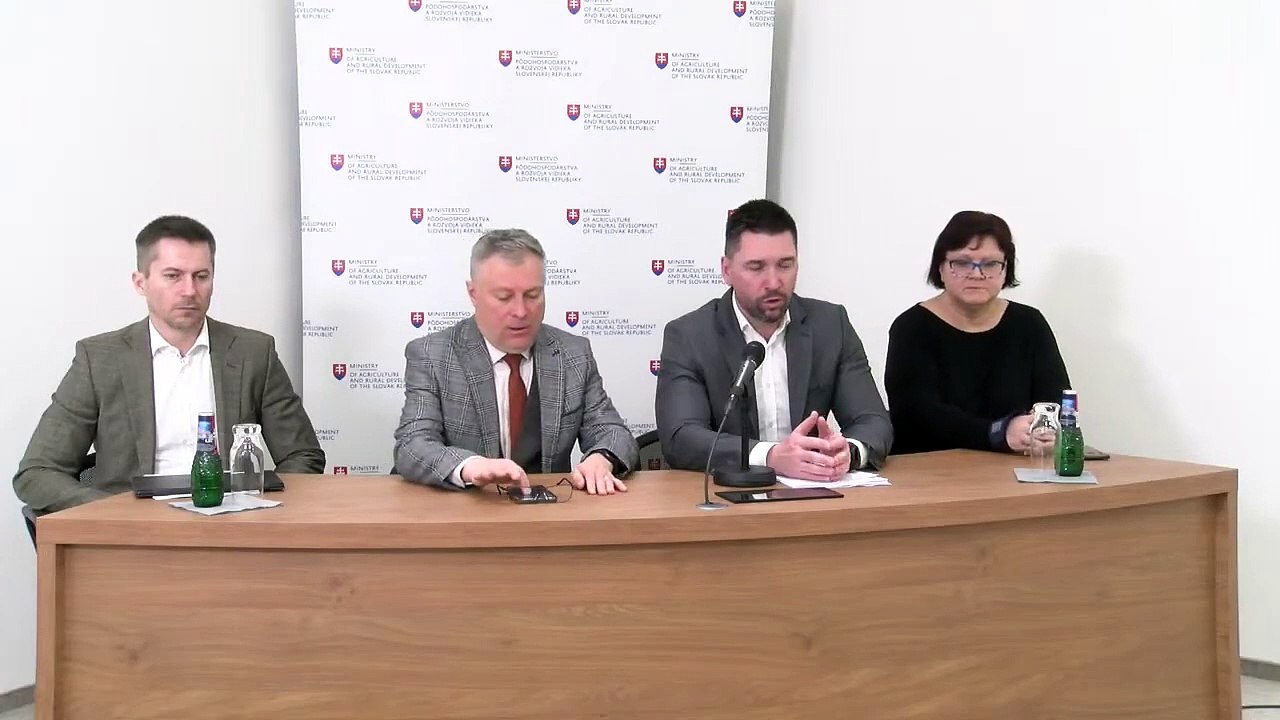 ZÁZNAM: R. Takáč: Slintačka a krívačka je potvrdená v Medveďove, Ňárade a Bake