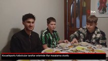 Kocaelisporlu futbolculardan taraftara iftar sürprizi