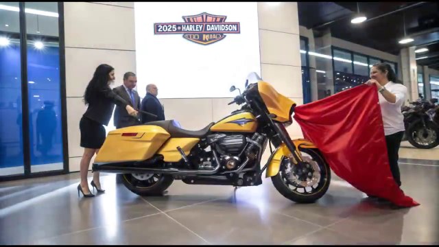 _2025 Harley-Davidson CVO Road Glide – The Ultimate Bagger_ INSANE Features & First Look!_