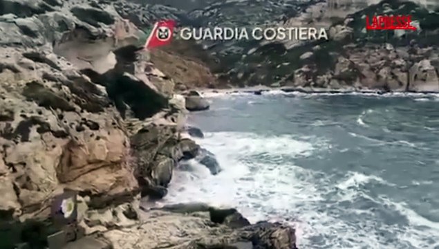 Donna morta a Cagliari, trovato corpo di un uomo a Cala Fighera: il recupero