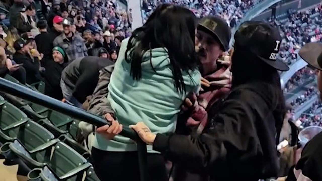 Bei Motorrad-Event kommt es zu heftiger Schlägerei um Sitzplätze