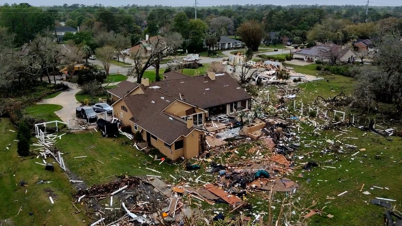 Wrack eines vor über 130 Jahren verlorenen Frachtschiffs im Lake Superior in Michigan gefunden