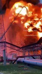 Rusya'da üst üste patlama: Petrol deposu yangını yayıldı