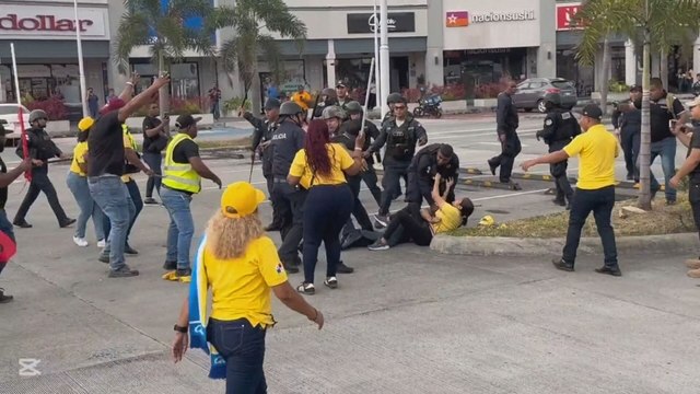 Enfrentamientos en los 4 Altos de Colón entre docentes, sindicatos y la Policía Nacional