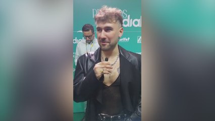 Entrevista a Dani Fernández en la alfombra verde de los Premios Dial 2025