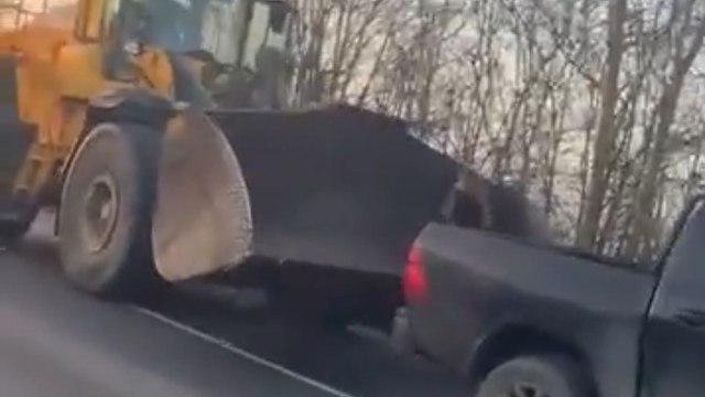 Stolen loading shovel sends drivers into panic during chaotic rush hour