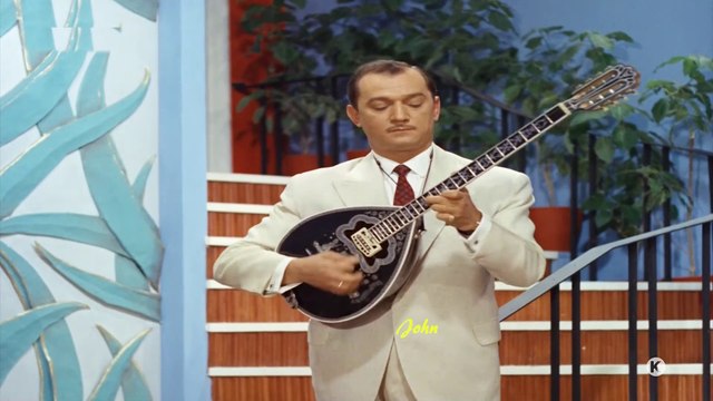 Σόλο μπουζούκι - Μανώλης Χιώτης (Cine Video)