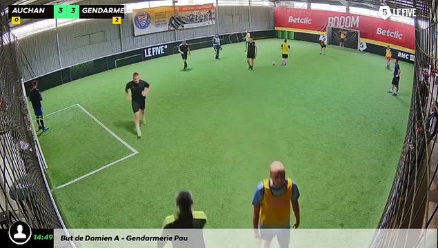 Auchan - Gendarmerie Pau 21/03 à 12:33 - Football Terrain 1 (LeFive Pau)