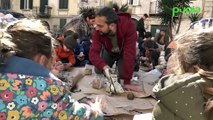 Napoli, laboratori all'aperto di scrittura e tessitura ai Quartieri Spagnoli (21.03.25)