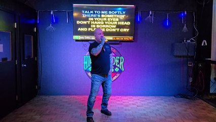 GUNS N ROSES - DON'T DRY (PERFORMED LIVE AT THE HIGHLANDER)