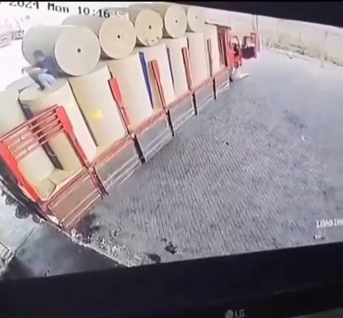 Ce chauffeur va faire une très grosse bêtise... pauvre camion