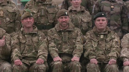 영국 왕세자, 러 국경 지척에서 군복 입고 전차 탑승 / YTN