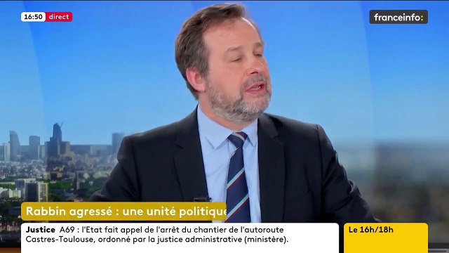 Nouvel incident sur France Info : Après avoir annoncé que Mort aux juifs avait été scandé à la manif de l'extrême gauche samedi, un journalise présente ses excuses : J'avais vu ça sur les réseaux sociaux