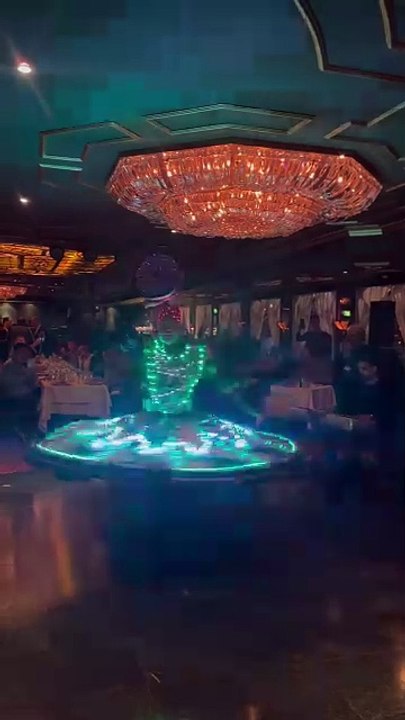 Βίντεο της Σταματίνας Τσιμτσιλή από δείπνο σε εστιατόριο στο Κάιρο