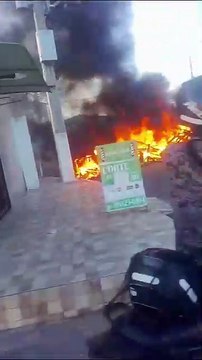 Duas crianças e uma mulher ficam feridas em troca de tiros entre PM e suspeitos, em Maceió; população realizou protesto