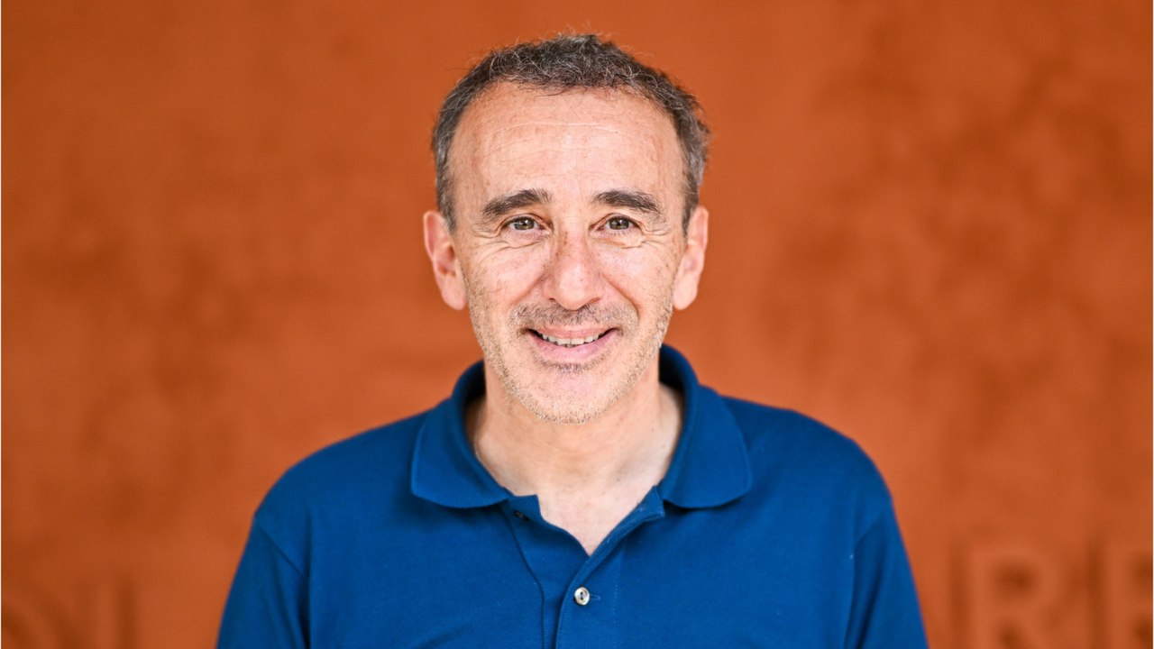 GALA VIDEO - Élie Semoun : son frère Laurent mort du Sida, il lui rend un poignant hommage