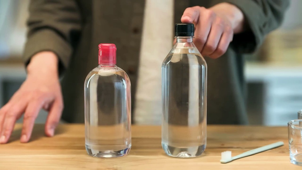 Die Gitter der AirPods Pro zu reinigen.