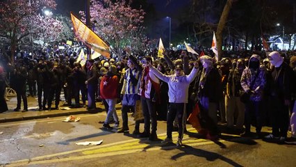 Milhares de turcos protestam contra prisão de principal rival de Erdogan