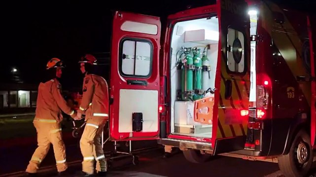 Grave colisão entre dois carros e uma moto deixa duas vítimas na BR-277 em Cascavel; condutor embriagado foi preso