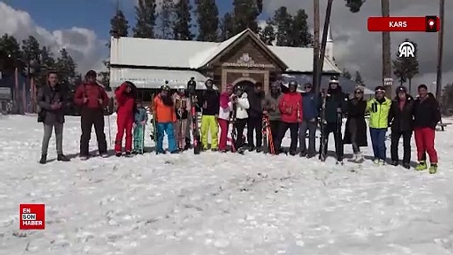 İranlı turistler nevruz tatilini Sarıkamış Kayak Merkezi'nde geçiriyor