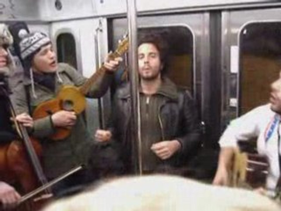 Jil Is Lucky dans le métro