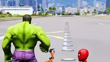 spiderman vs hulk. #spiderman #hulk