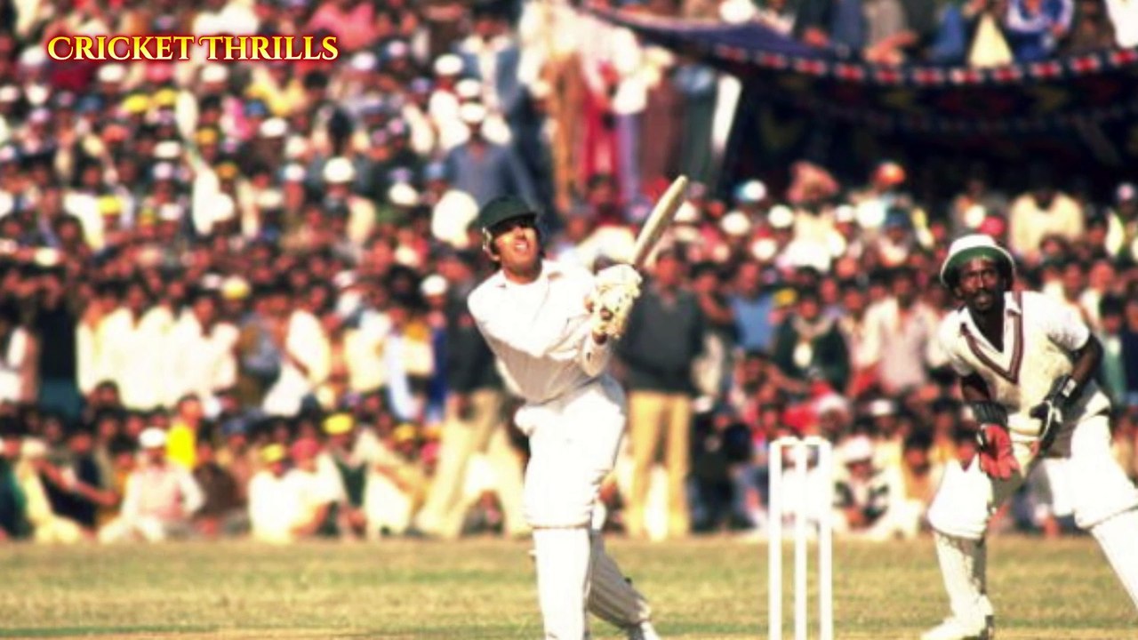 Majid Khan Smashed 3 Huge Sixes to Viv Richards