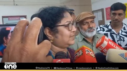 'കേന്ദ്രമന്ത്രി സമരപ്പന്തൽ സന്ദർശിച്ചപ്പോ മണിമുറ്റത്താവണിപ്പന്തൽ എന്നല്ലേ അവർ പാടിയത്'