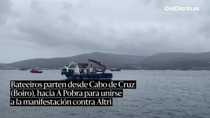 Bateeiros partiendo desde Cabo de Cruz (Boiro) hacia A Pobra para unirse a la manifestación contra Altri