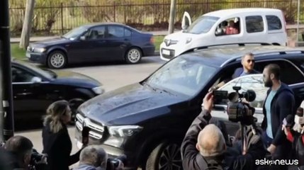 L'influencer misogino Andrew Tate in Romania per processo per stupro