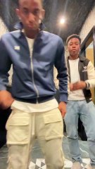 El divertido baile de Alejandro Balde con amigos mientras no va convocado con la Roja