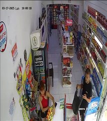 Así robaba el hombre captgura por la Felcc y que huía en bicicleta