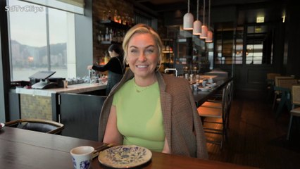 Around the World in First Class S01E04 "Hong Kong"