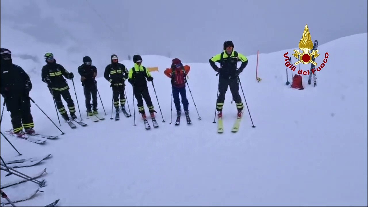 Avalanches, how firefighters train under the snow of Fiuli Venezia Giulia with the use of Arva
