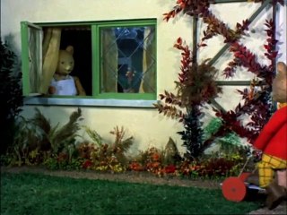 The Adventures of Rupert Bear (1970) S01E01 - Rupert and the Flying Chariot