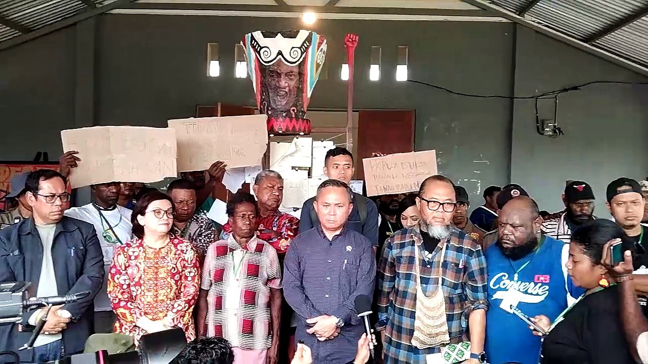 Merauke Residents Protest to Deputy Minister of Human Rights