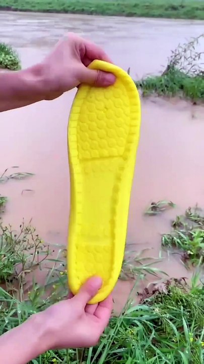 "Best Waterproof Shoe Cover 2025 | Keep Your Feet Dry in Any Weather"