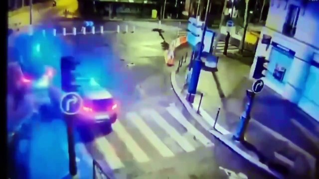 Paris : Un automobiliste refuse d'obtempérer dans le XIVe ce matin, blessant 13 personnes dont 10 policiers - Après une course poursuite dans la capitale, le chauffard et ses passagers ont été interpellés