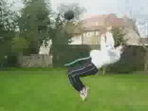 Eric.....Try again(wallflip 2 pieds, saut toit, salto,)