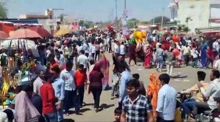 शीतलाष्टमी मेला: मठरी, सिलवड़े,  पापड़, गुलगुले, खाजा का चढ़ा भोग, मांगा आशीर्वाद