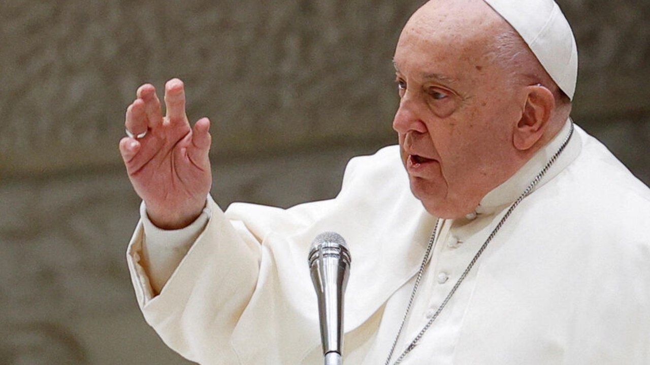 Le pape François va quitter l’hôpital et rentrera au Vatican ce dimanche, annoncent ses médecins