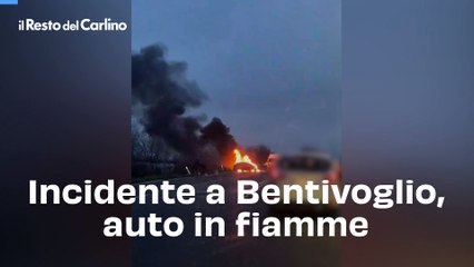 Incidente a Bentivoglio, auto in fiamme