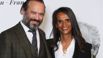 GALA VIDEO - Vincent Perez et Karine Silla : rare apparition du couple très discret, toujours aussi amoureux
